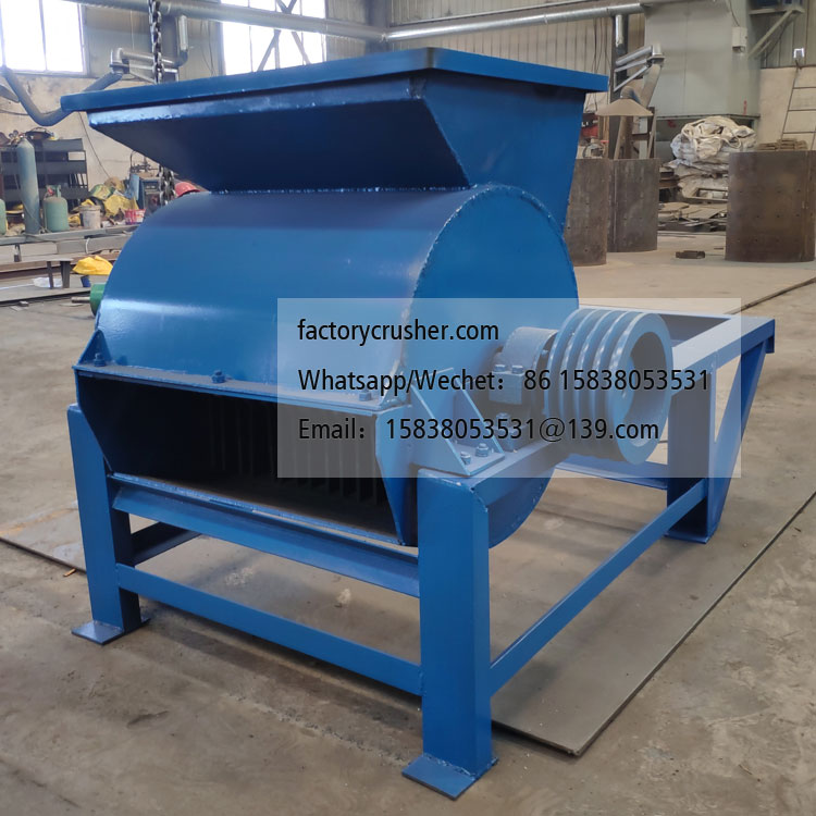 Small soil pulverizer