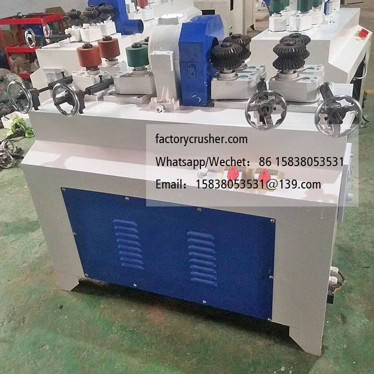 Small-scale round log peeling machine, a new type of log debarking machine.