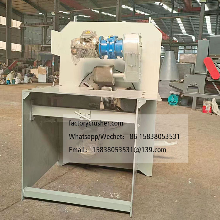 Wood debarking machine, log peeling machine