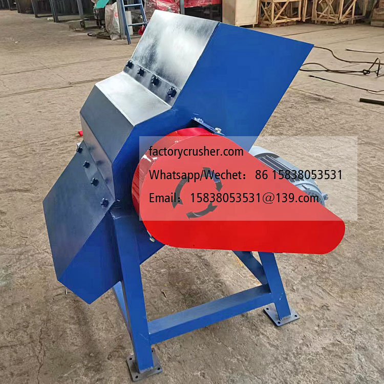 Coconut brick crusher