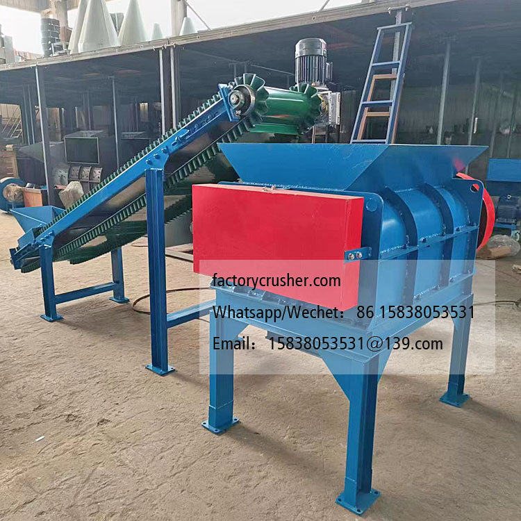 Lump breaking machine, laundry detergent lump crusher, caked material pulverizer