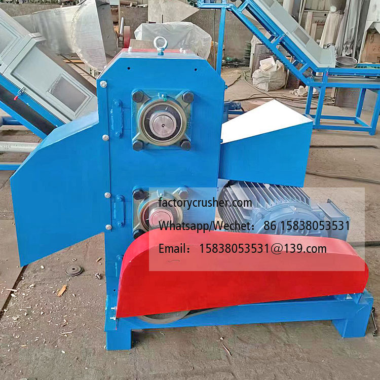 Branch cutting machine, wood cutting machine