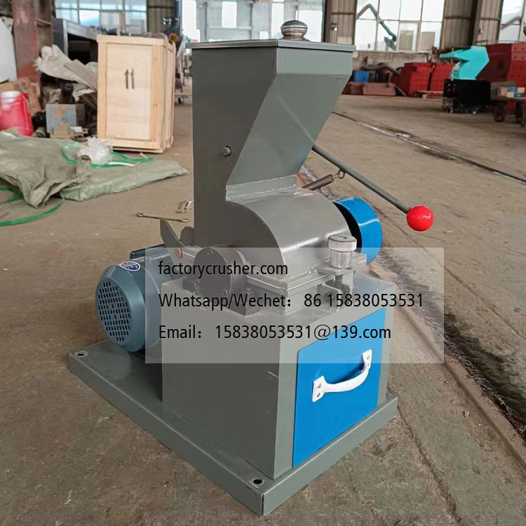Small glass crushing machine