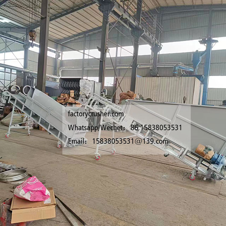 Forklift-fed waste mushroom bag shredder, edible mushroom substrate crushing and separation machine.