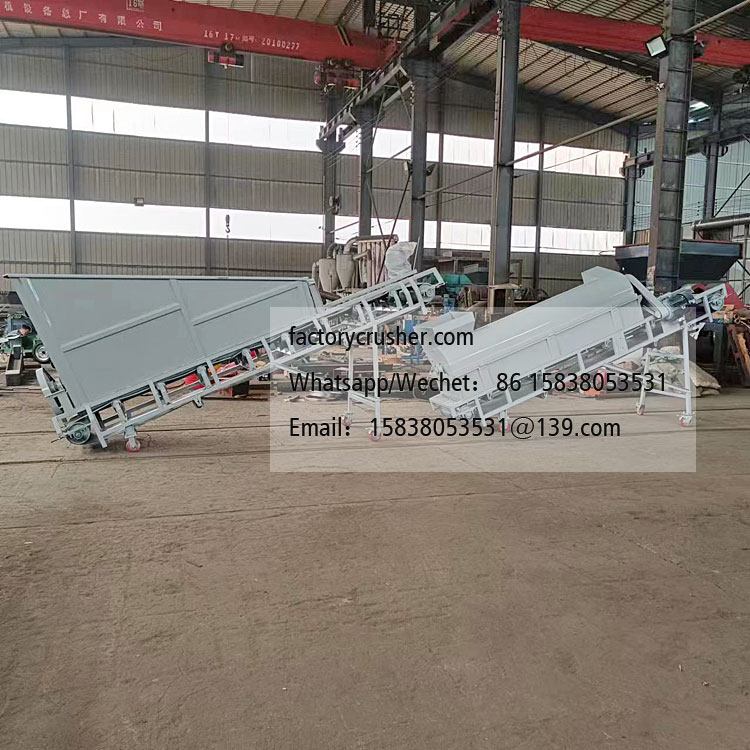 Forklift-fed waste mushroom bag shredder, edible mushroom substrate crushing and separation machine.