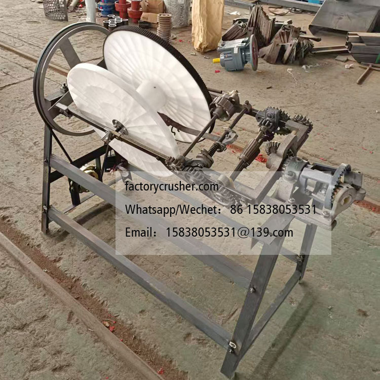 Rope braiding machine