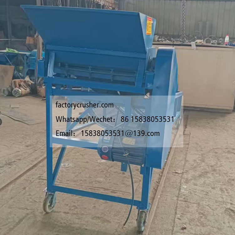 Cypress cone de-seeding machine