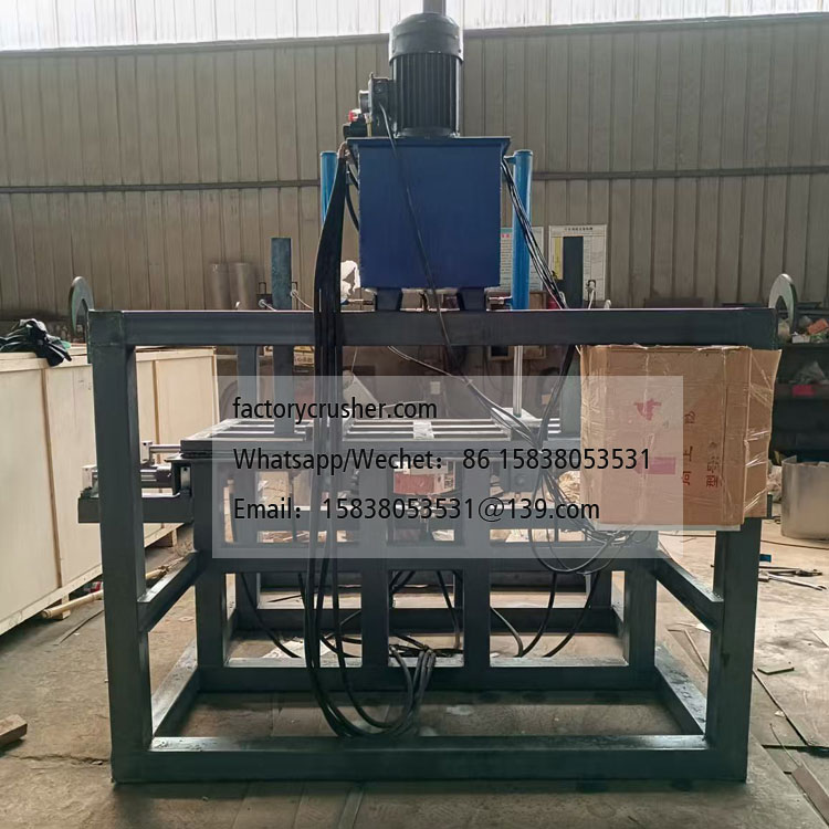 Photovoltaic panel frame removal machine
