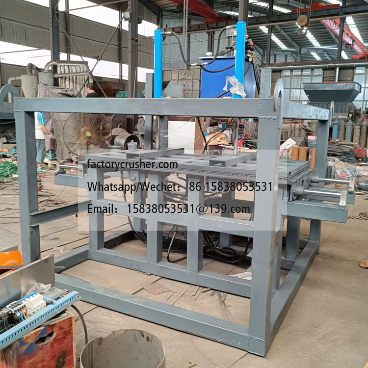 Photovoltaic panel frame removal machine