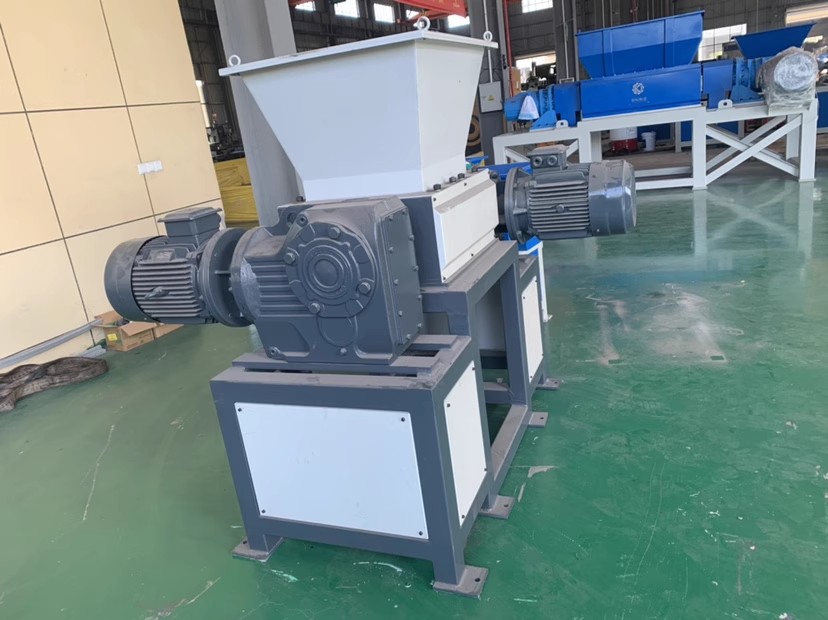dual-shaft shredder
