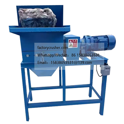 Frozen fish crushing machine