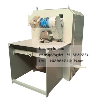 Wood debarking machine, log peeling machine