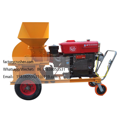 Mobile diesel-powered wood chipper, wood shredder, wood chipping machine